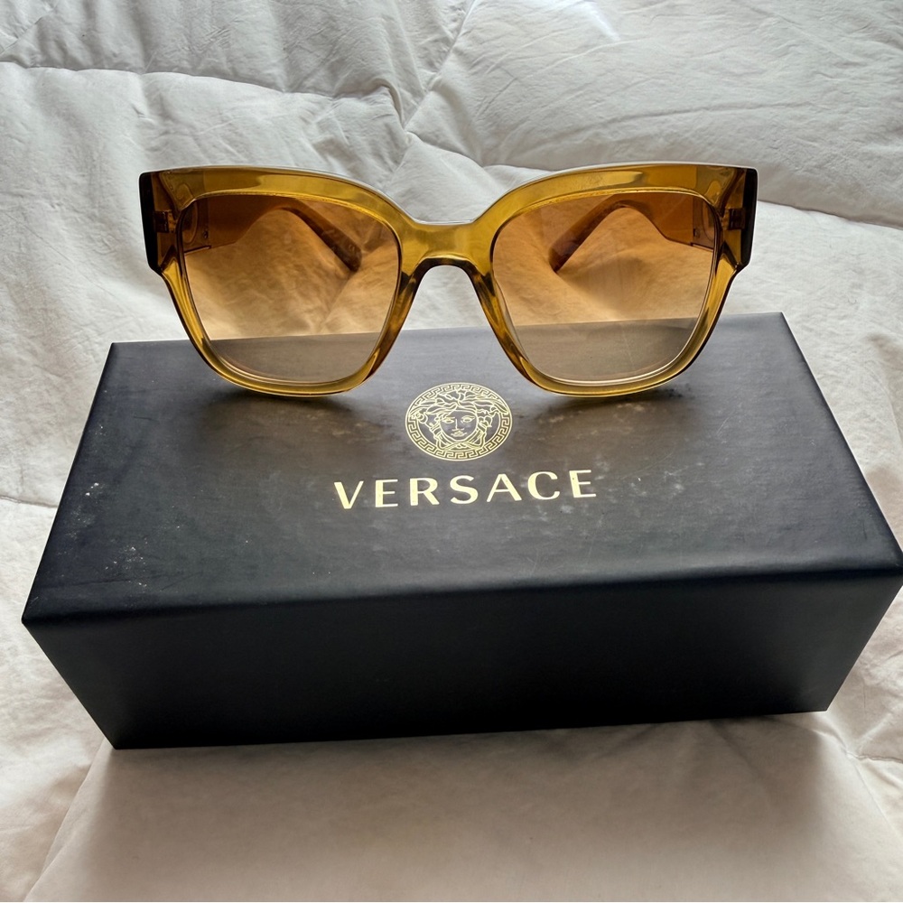 Versace VE4437U Sunglasses – Transparent Honey Light Yellow Ochre | Like New